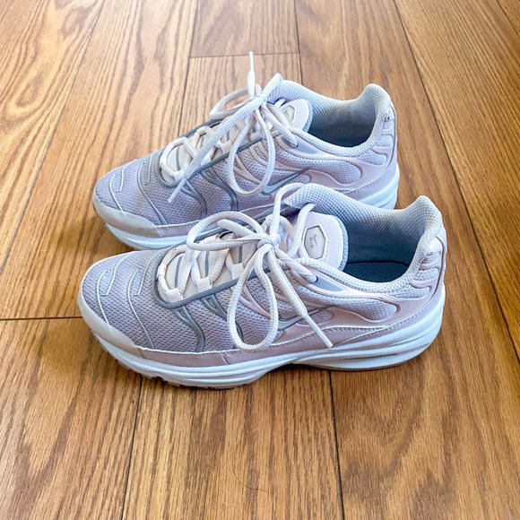 Light Pink Air Max Plus - Picture 4 of 7